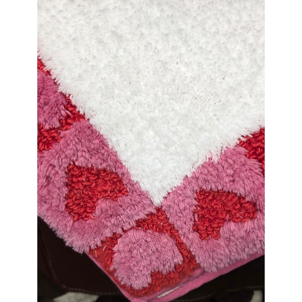 Kassatex Valentine's Day Pink And Hearts Checkered Border Bath Rug